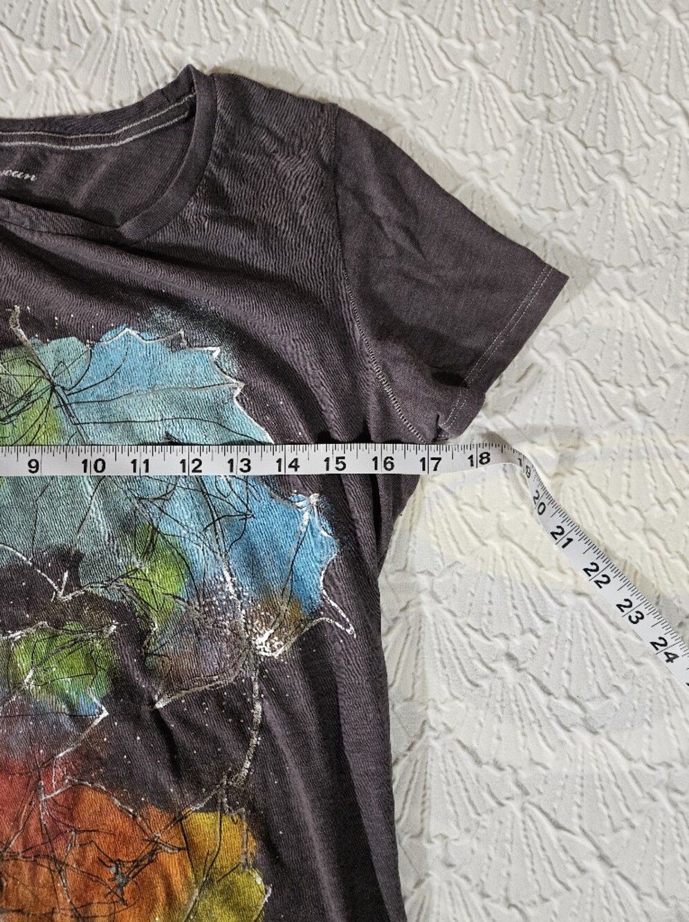 American Eagle Black / Gray Graphic Tee with Colorful Leaf Print Size Large - Picture 4 of 4